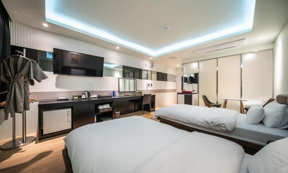 Gimpo Pentastar Hotel Екстер'єр фото